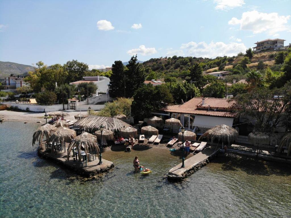 Mantas Bay Hotel Lutráki Kültér fotó