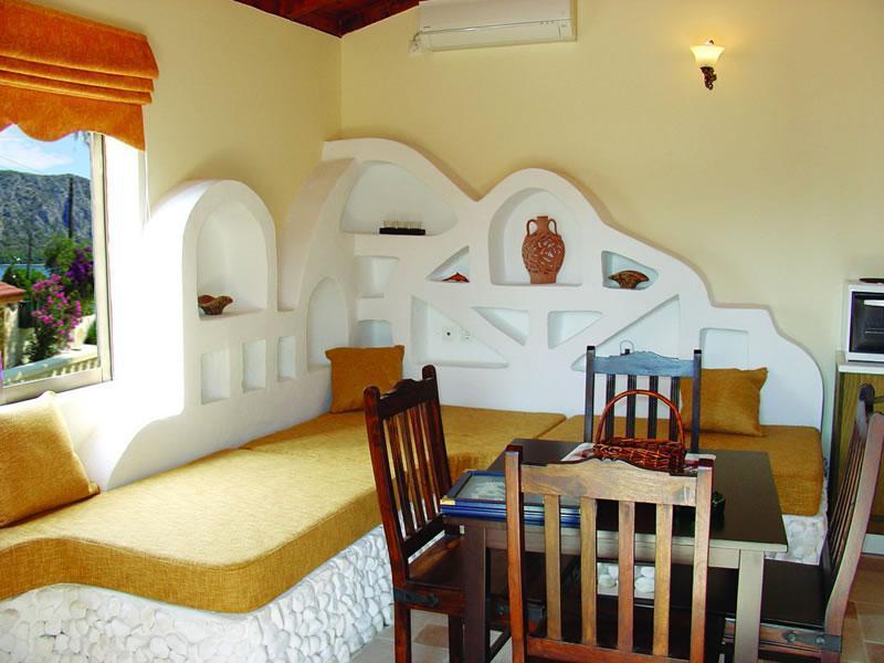 Mantas Bay Hotel Lutráki Szoba fotó
